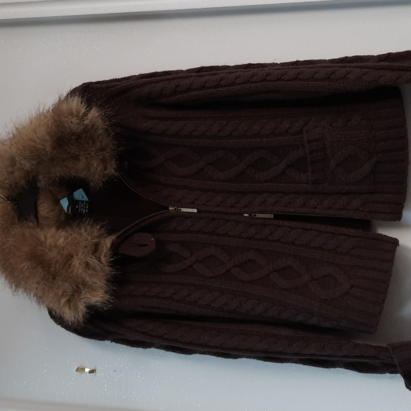 Brown BCBG Fur Collar Sweater - Picture 4 of 5